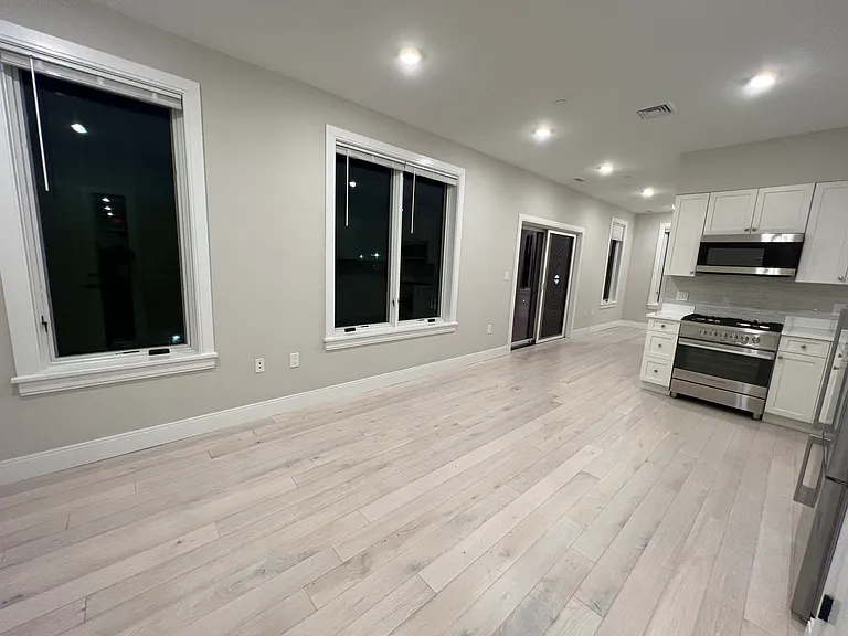 195 Green St #207D — Photo 3