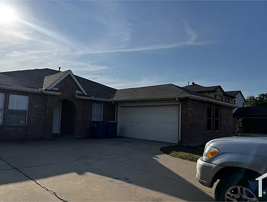 4 bed, 2050 sqft, $3,500 — Photo 2