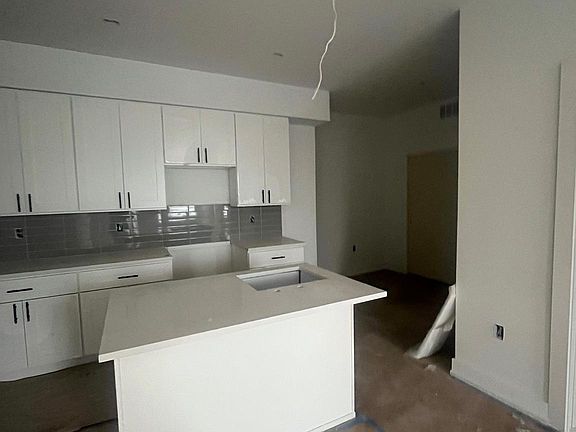 3rd image of 2002 Frankford Ave #3R