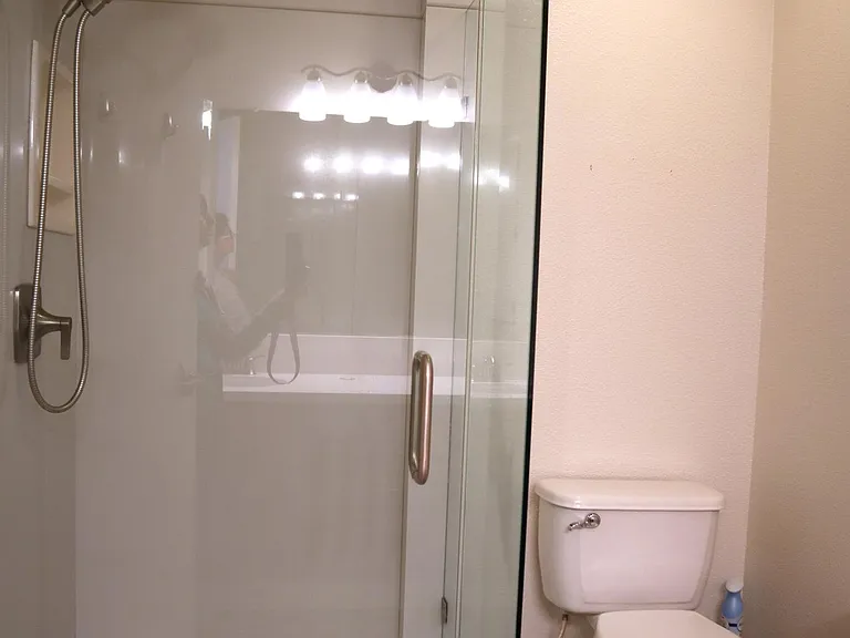 Master suite bathroom