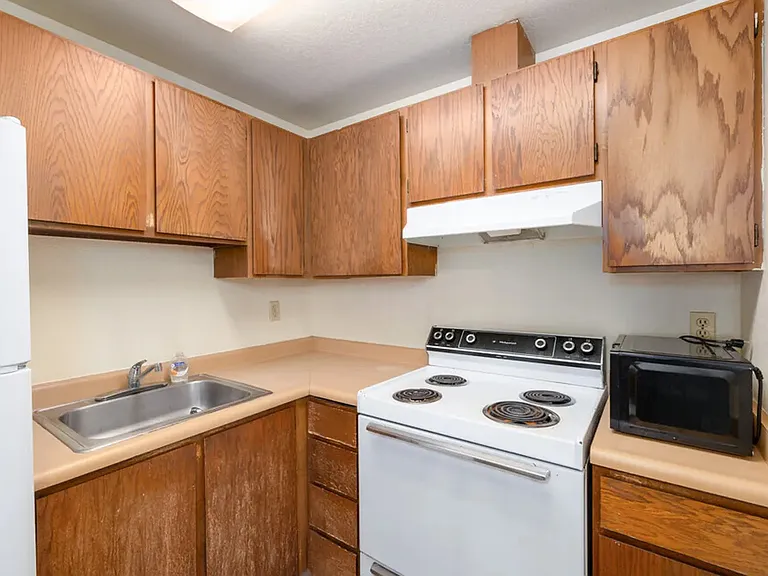 Alder Apartments — Photo 11