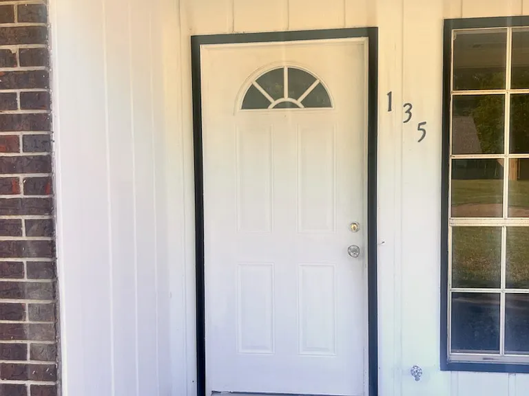 135 Oakridge Dr — Photo 11