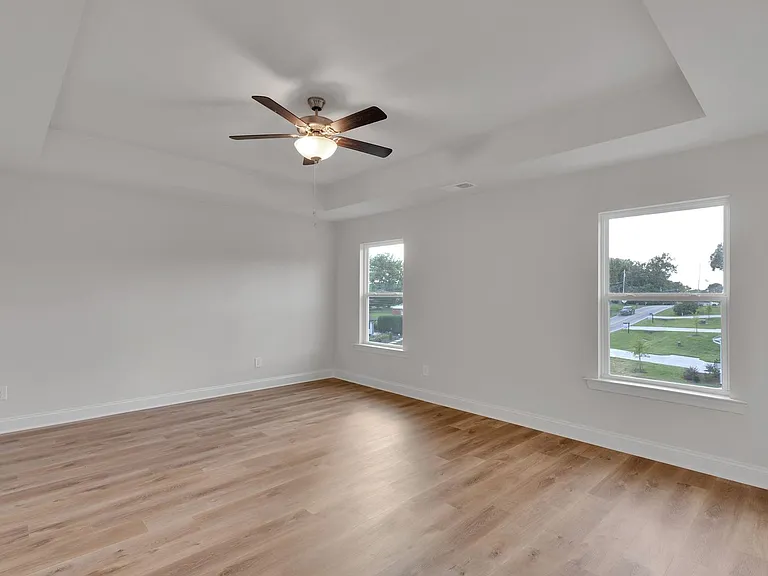 726 Lithia Inn Rd — Photo 32