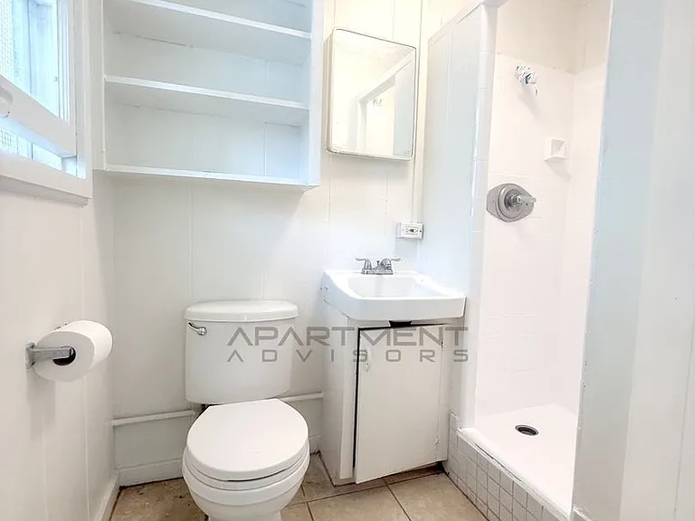 424 Olohana St — Photo 9