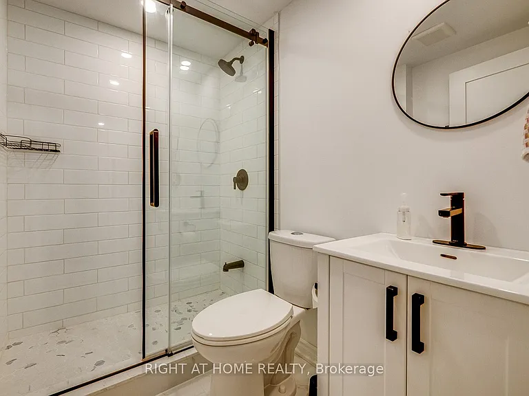 20 Harcourt St — Photo 42