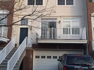 6 Surry Ct, Jersey City, NJ 07305