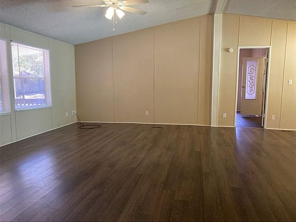 4th image of 611 Moseley St