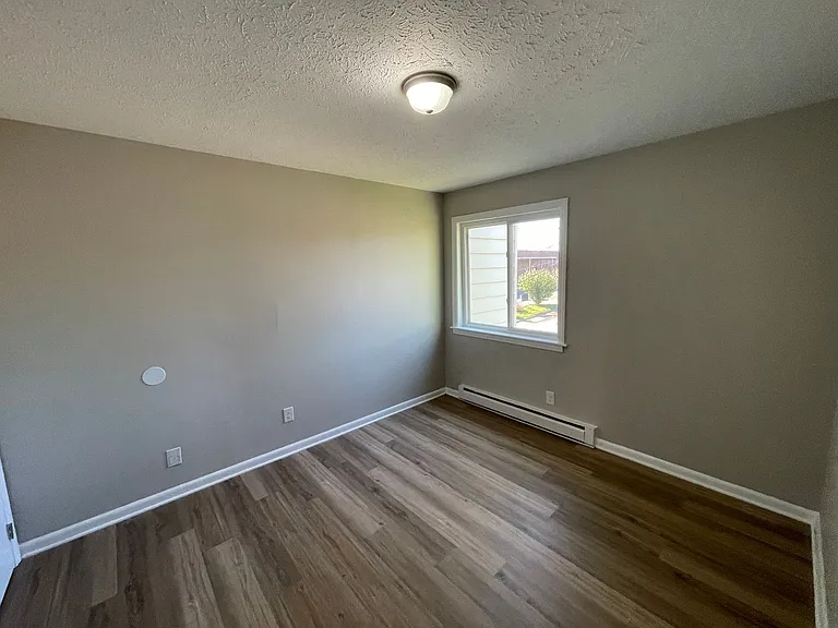 SH290-Graham Street Apartments — Photo 6