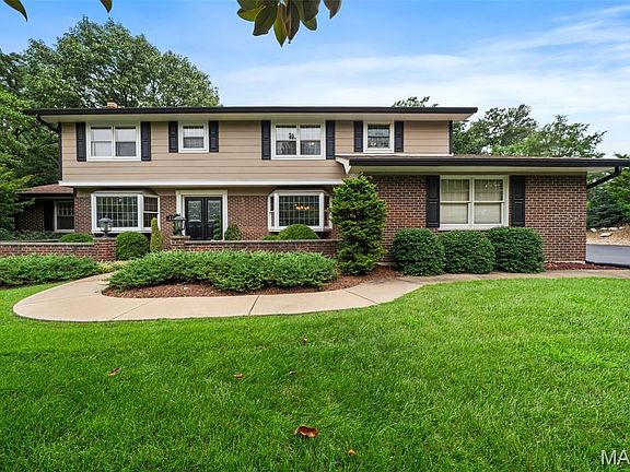 2nd image of 21 Meadowbrook Country Club Est