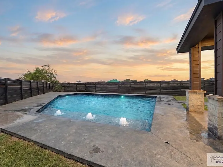 5874 Abbey Ct — Photo 2
