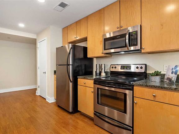 4th image of 314 N Broadway #608