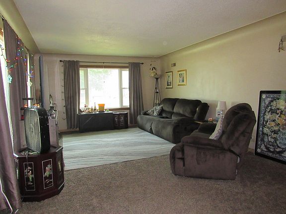 2nd image of 1250 Clary St