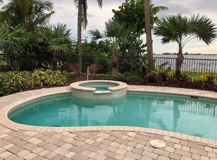 1008 Bayview Dr, Sanibel, FL 33957
