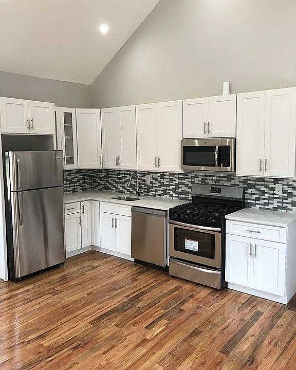 1st image of 2918 Seymour Ave