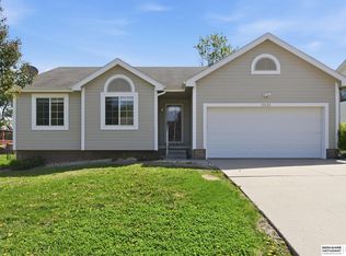 15121 Bedford Ave, Omaha, NE 68116
