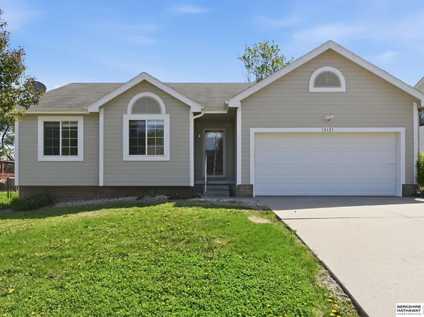 15121 Bedford Ave, Omaha, NE 68116