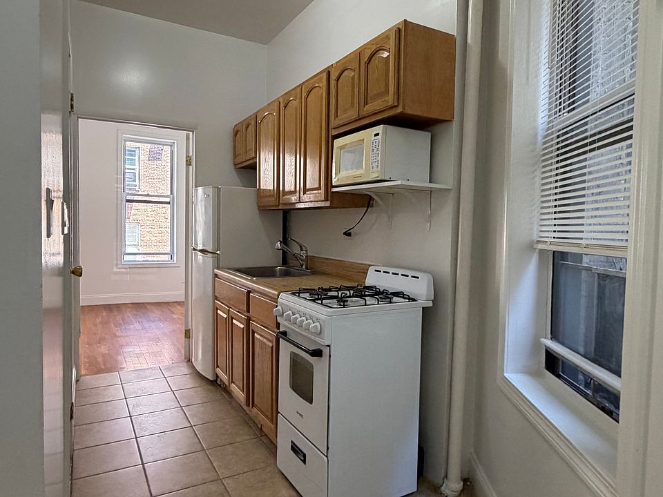1st image of 219 E 32nd St APT 2C