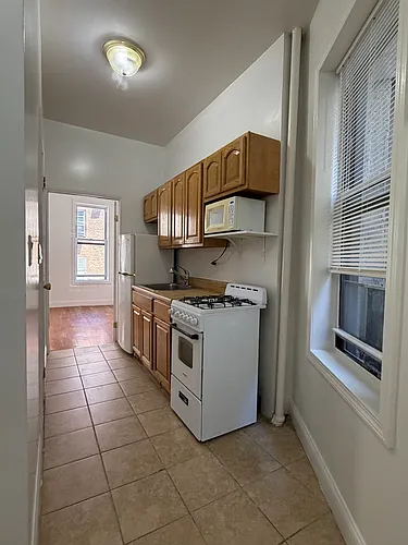 219 E 32nd St #2C Photo 1