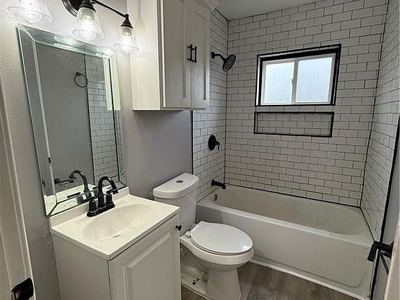 5th image of 418 E Jones Ave