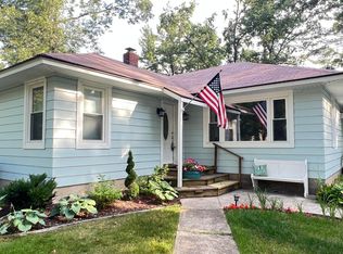 877 Indian Trail Blvd, Traverse City, MI 49686