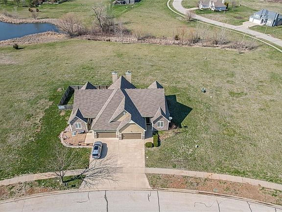 4th image of 1228 Cottonwood Dr