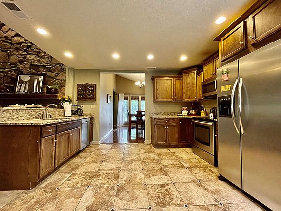 5th image of 2188 Montego Dr