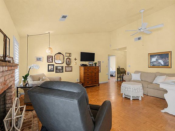 5th image of 3545 Blackstone Way