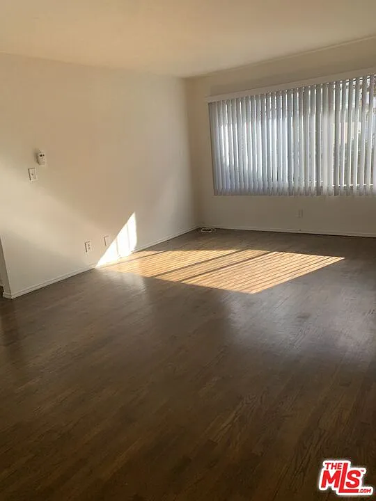 2 bed, 2.0 bath, 1300 sqft, $2,650 — Photo 2