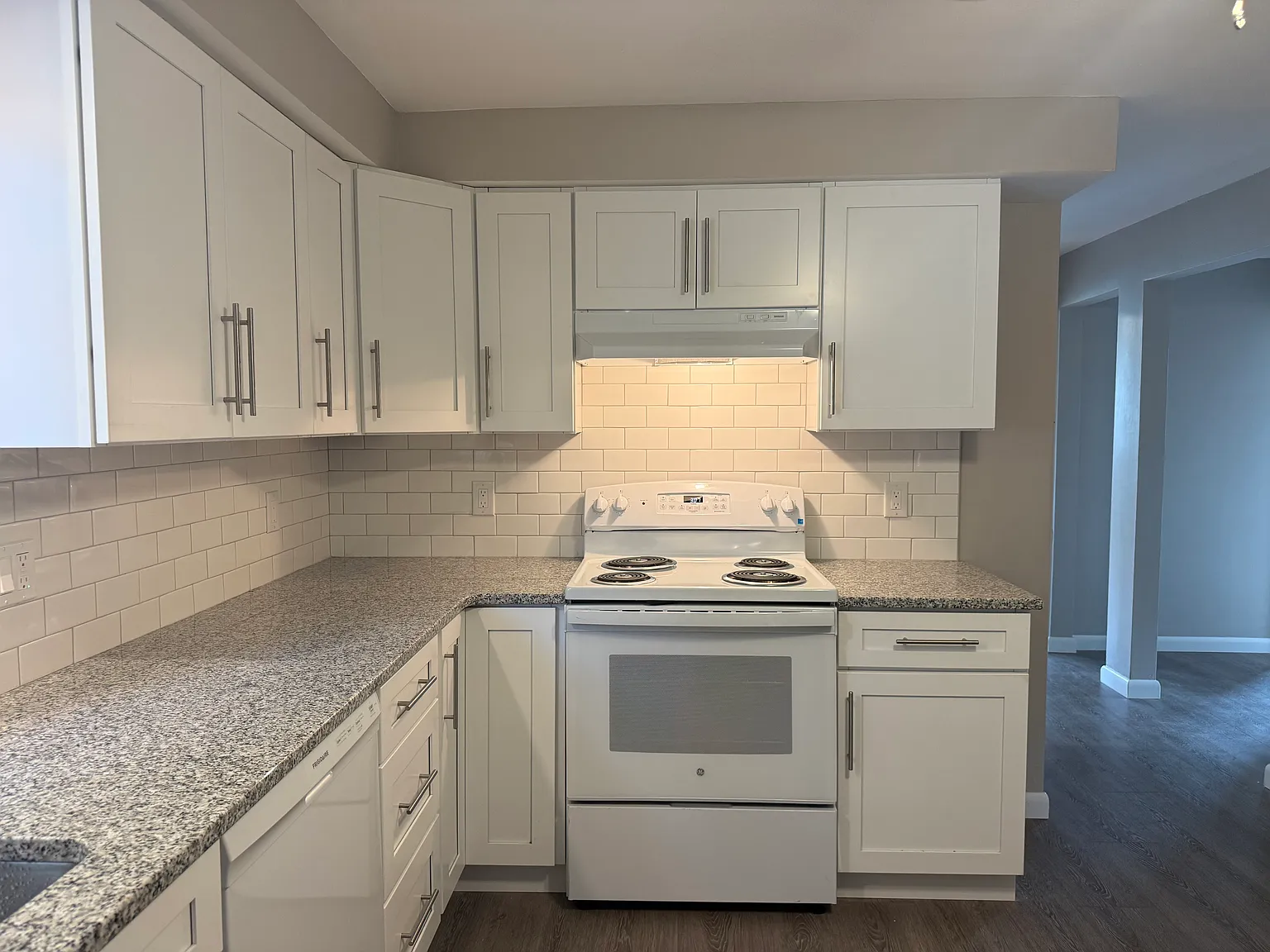 62 Rose St — Photo 2