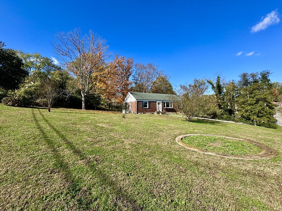 1st image of 2340 Fernwood Dr