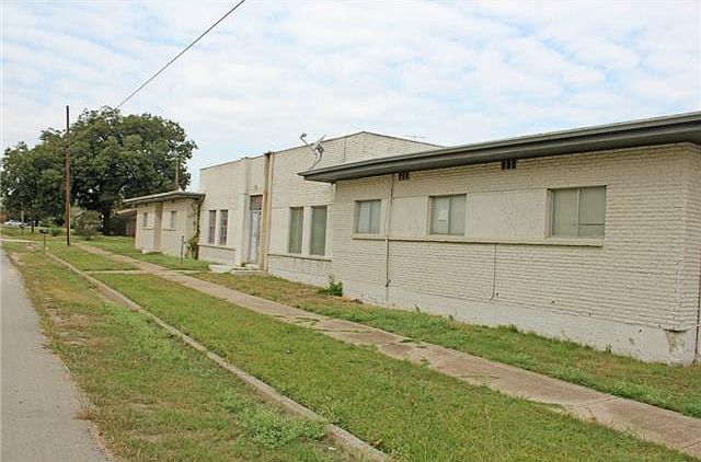 1st image of 208 E Purdom Ave
