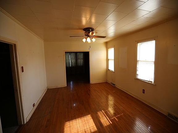 3rd image of 1336 Lincoln Ave
