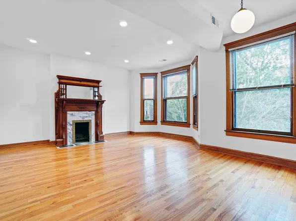 3725 N Fremont St #3, Chicago, IL 60613