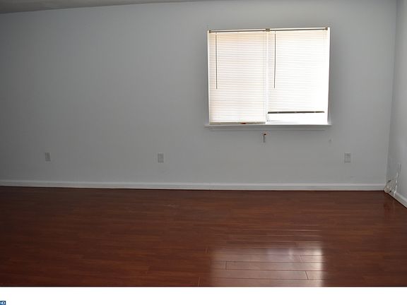 3rd image of 1019 Latona St APT 4