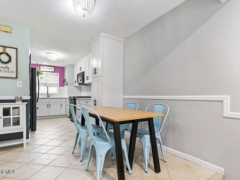 15 Weller Pl — Photo 7