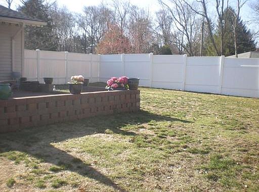 4th image of 161 Ardsley Cir
