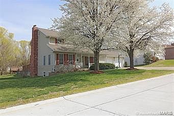 2nd image of 2314 Earleen St
