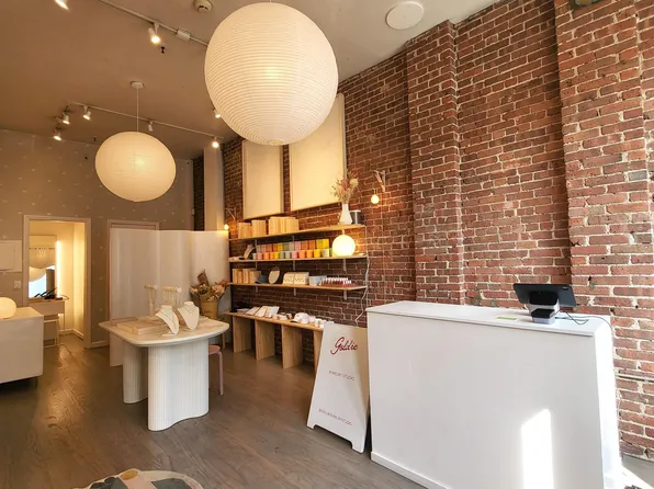 1102 Washington Street image 14 of 18