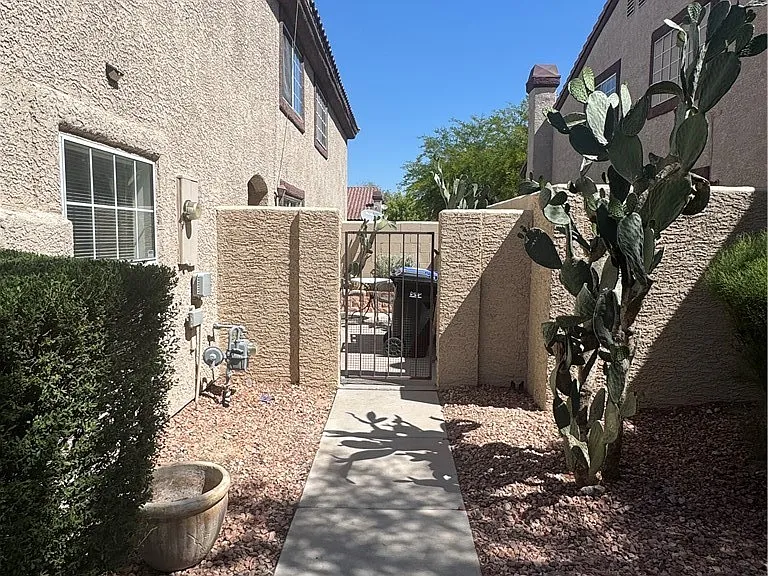 2604 Autumn Blaze Ave — Photo 2