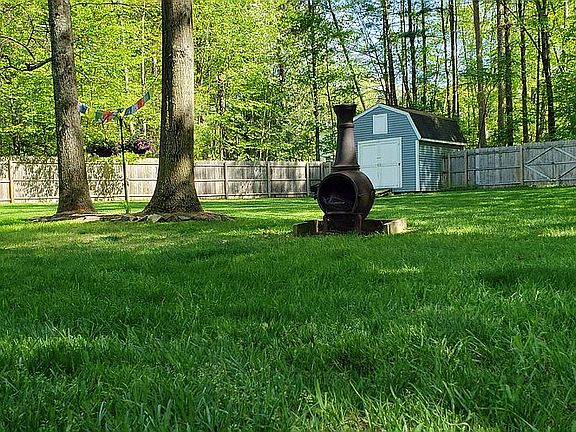 4th image of 51 Rolling Hills Dr