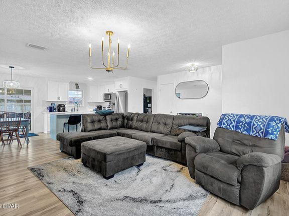 5th image of 3946 W 21st Pl