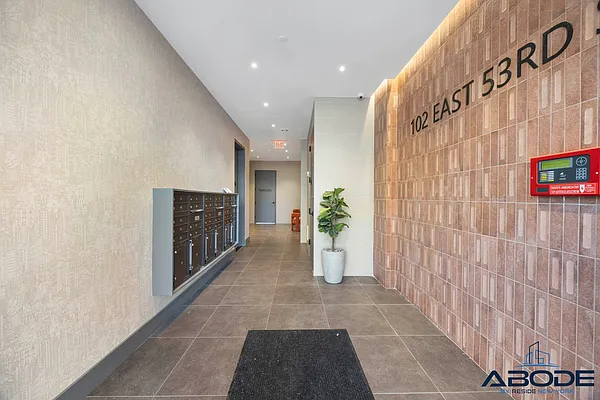 Entry / hallway, photo 3