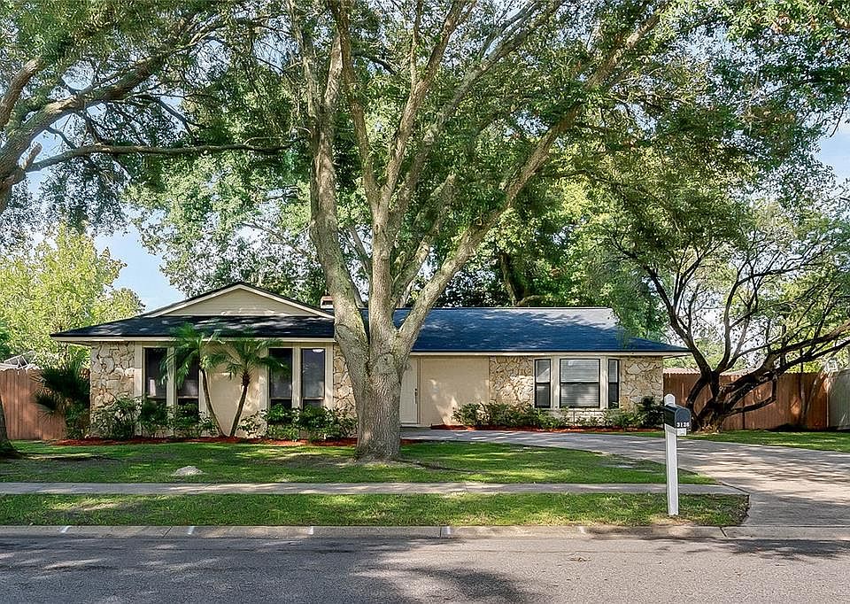 1st image of 3136 Foxwood Dr
