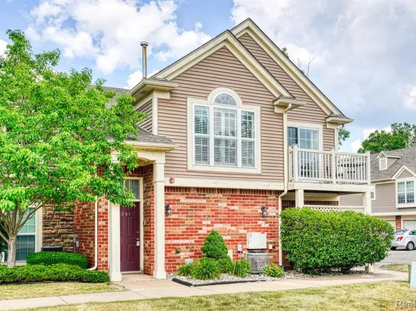 4341 Deeside Dr, Brighton, MI 48116