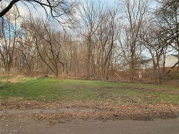 2nd image of Royal Ave NE