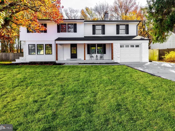 116 Heather Dr, Mount Laurel, NJ 08054