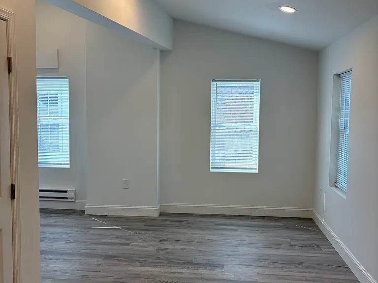 125 Sibley Ave #D — Photo 17