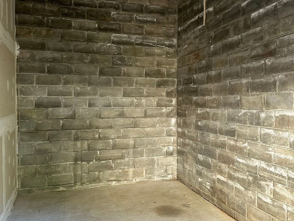 2nd image of 198 Freeborn St #G