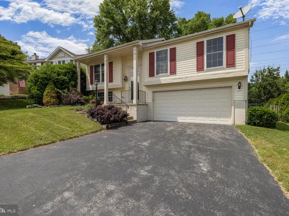 6402 Devonshire Ln, Frederick, MD 21703