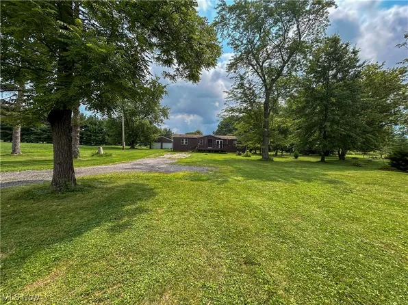 357 S Salem Warren Rd, North Jackson, OH 44451